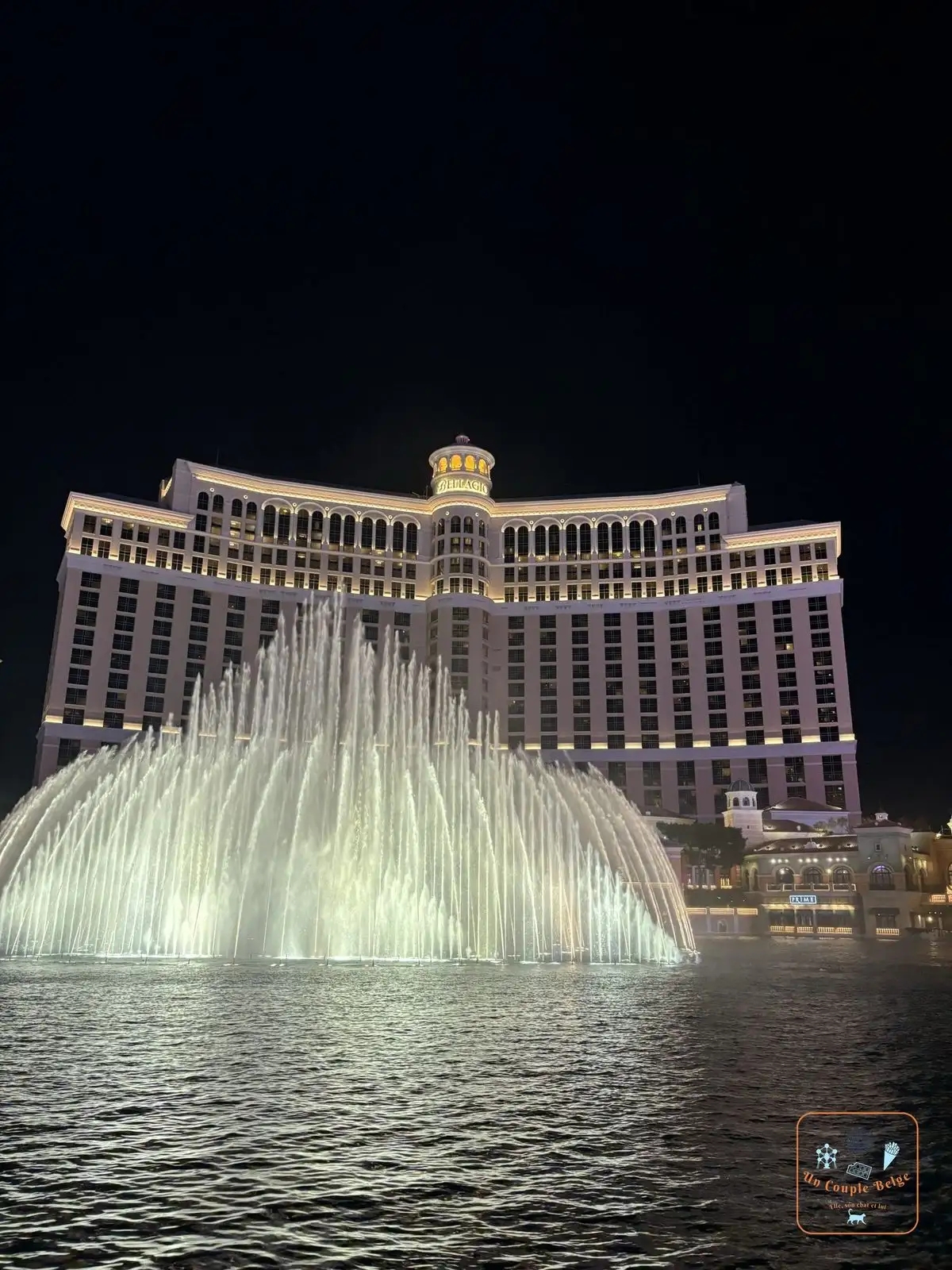 Les fontaines du Bellagio de nuit