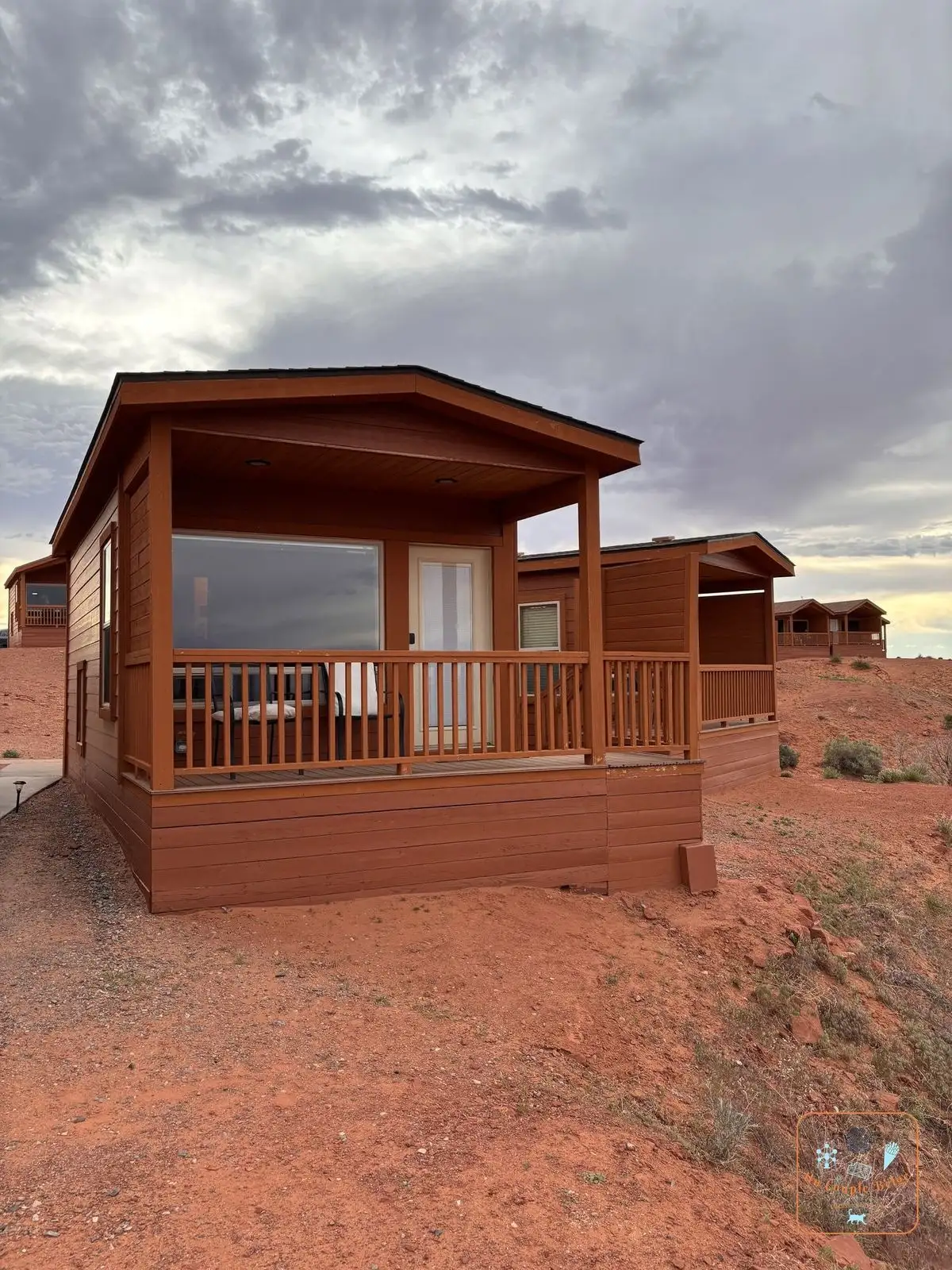 Une cabine de The View Hotel à la tombée de la nuit