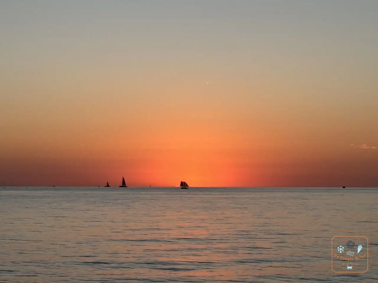 Des voiliers en silhouette après le coucher du soleil à Key West