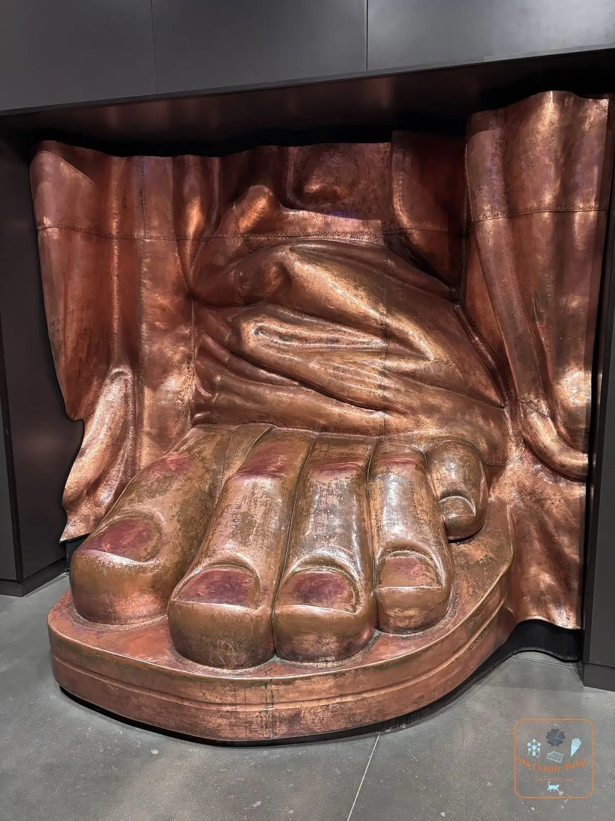 Réplique en cuivre du pied de la Statue de la Liberté