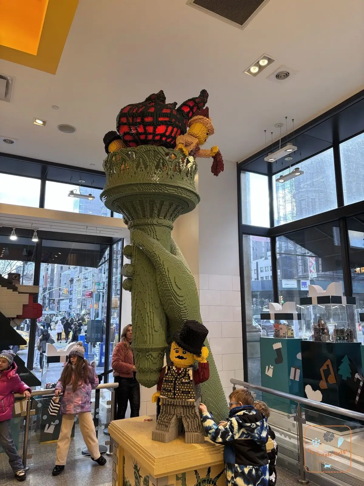 Torche de la Statue de la Liberté en LEGO dans le LEGO Store de la Cinquième Avenue