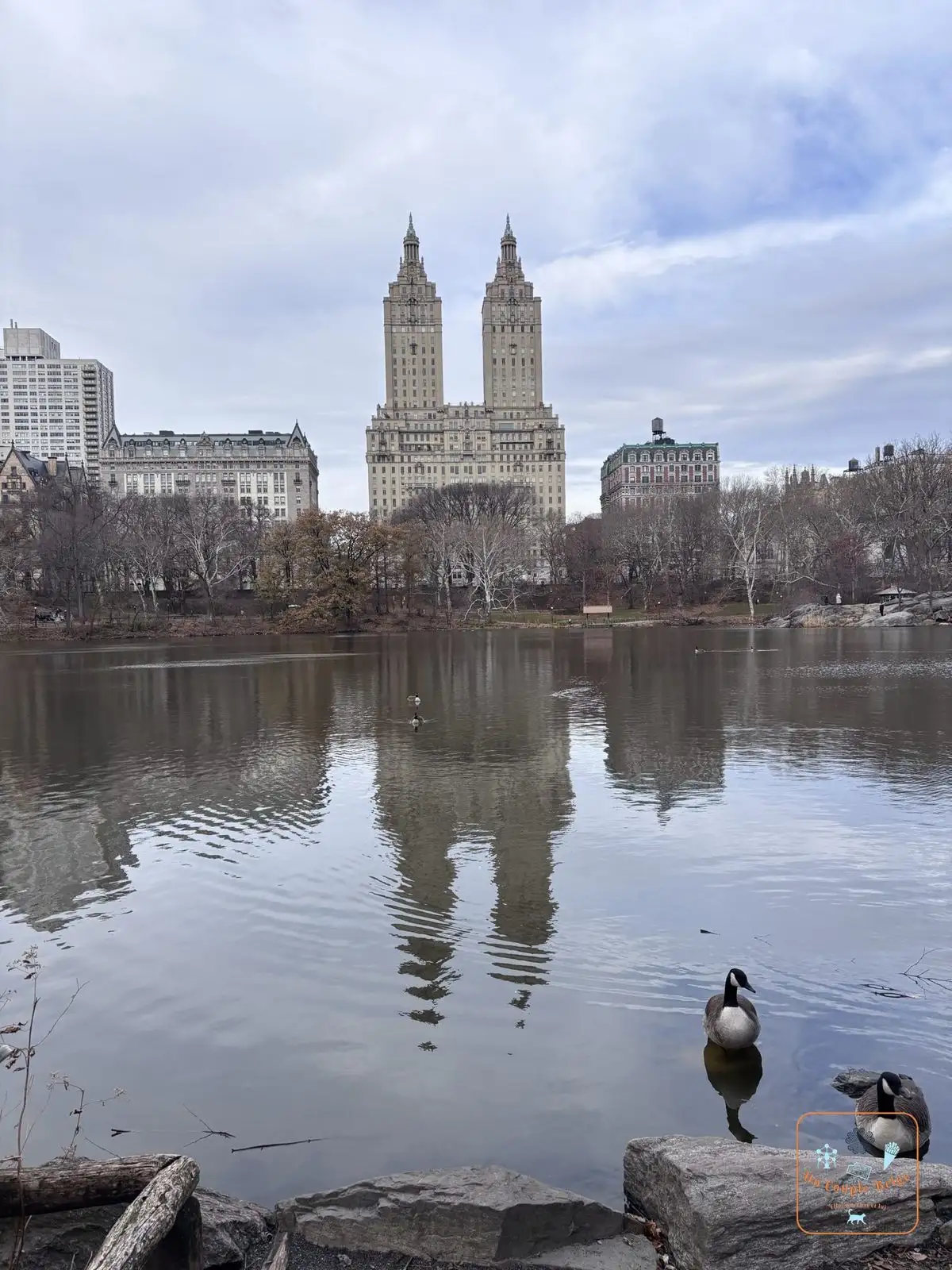 The Lake de Central Park avec les tours du San Remo qui s'y reflètent